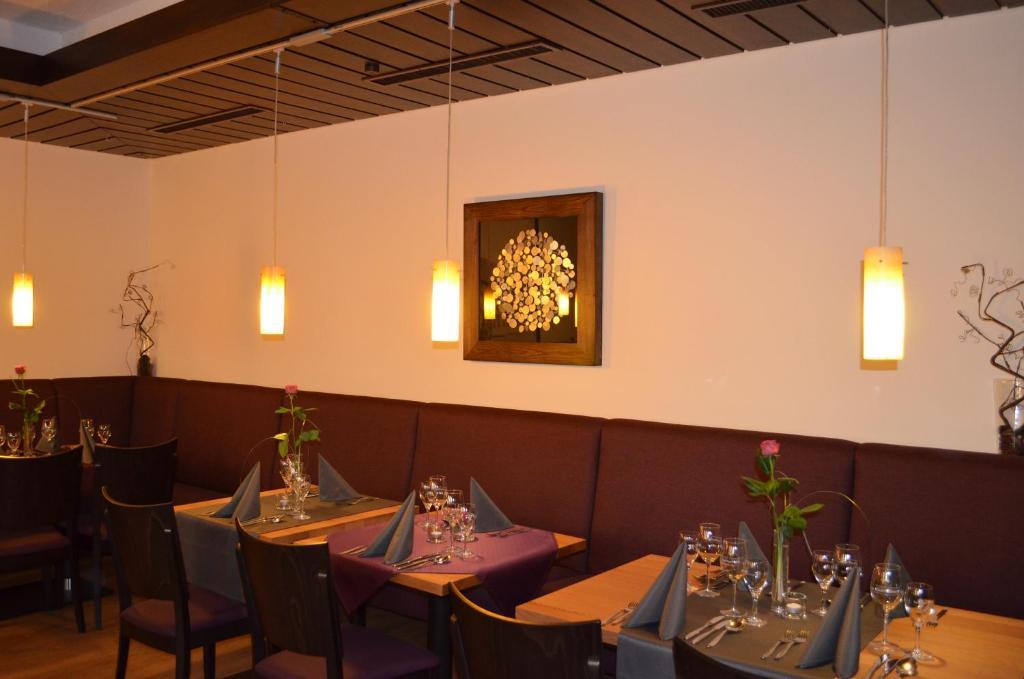 Hotel Landgasthof Blume Lichtenau  Bagian luar foto