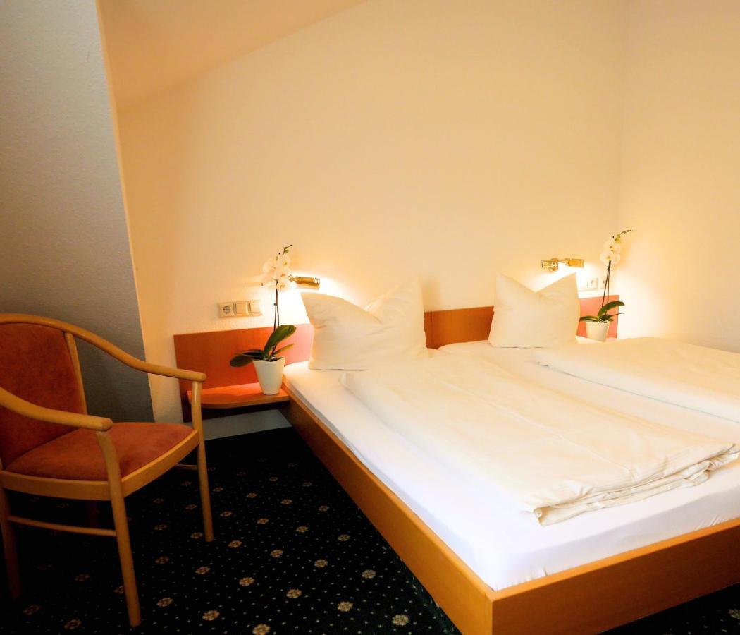 Hotel Landgasthof Blume Lichtenau  Bagian luar foto