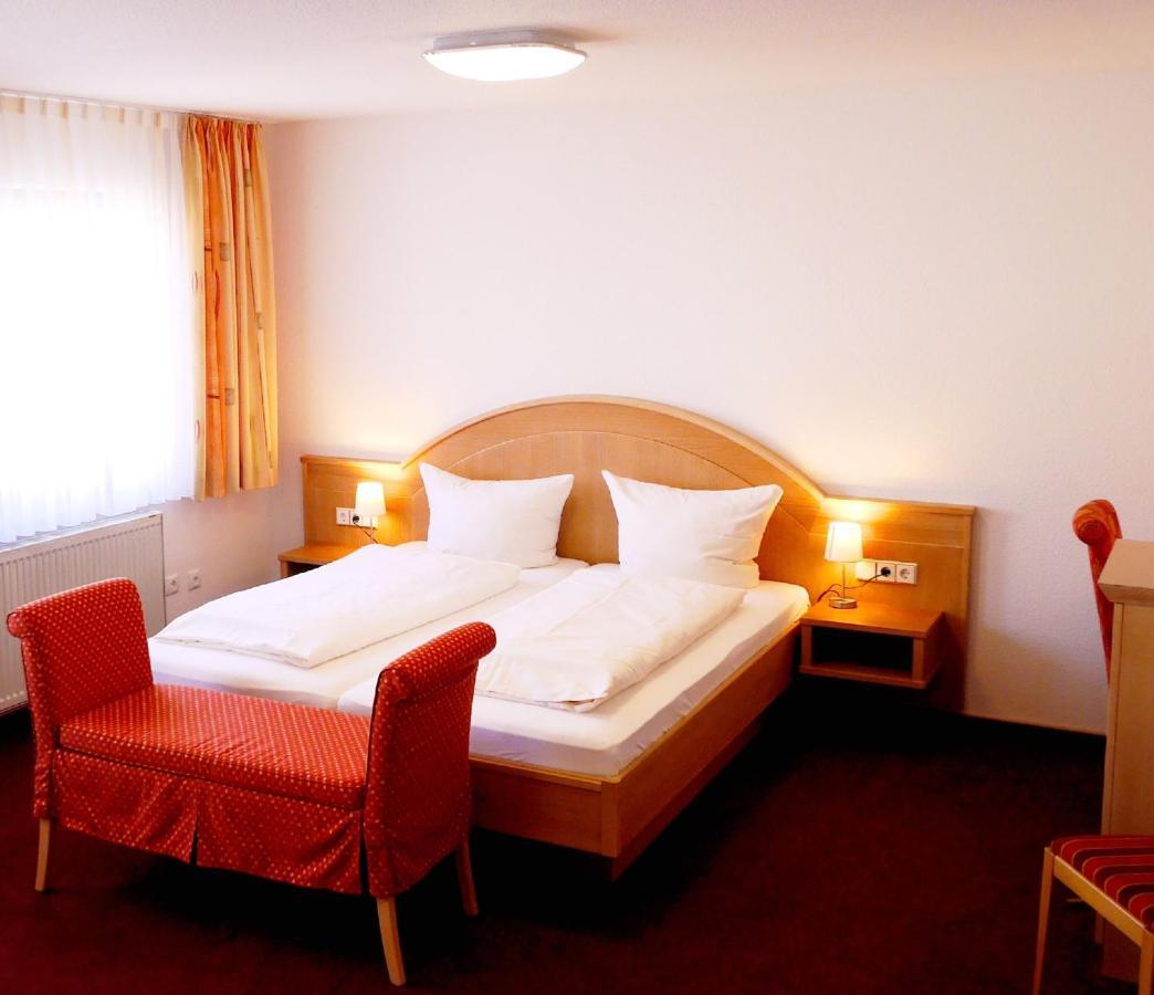 Hotel Landgasthof Blume Lichtenau  Bagian luar foto